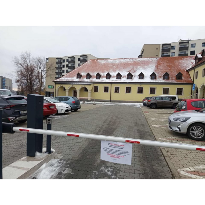 Menšia fotka pre článok V utorok budeme osádzať vianočný stromček